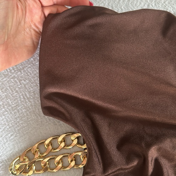 L’AGENCE Ava Cutout Chain One-Shoulder Underwire One Piece Swimsuit,Small, $275 - Picture 12 of 12